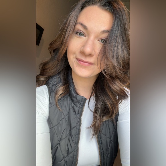 Meet your Posher, Jona - Picture 3 of 13